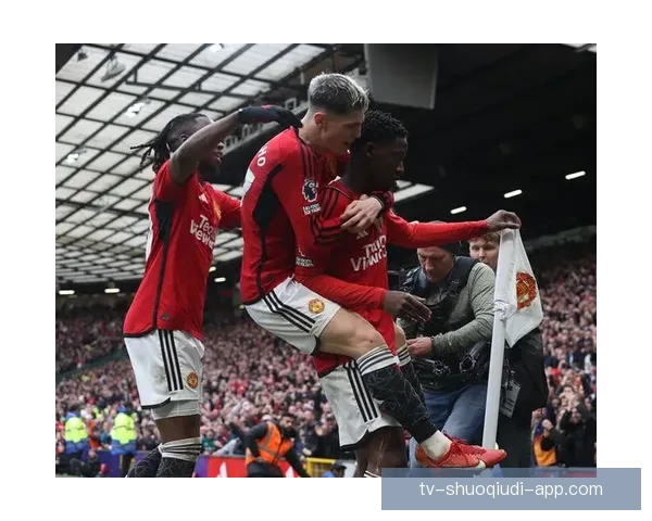曼联迎战利物浦：红魔主场誓言阻击红军，激战即将开启